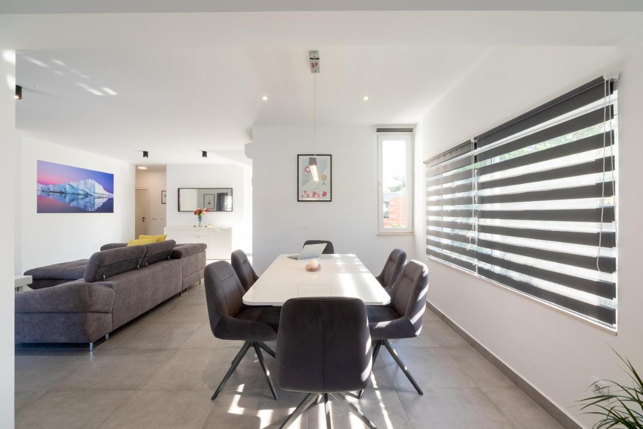 The Plaza Apartment Prižba Extérieur photo